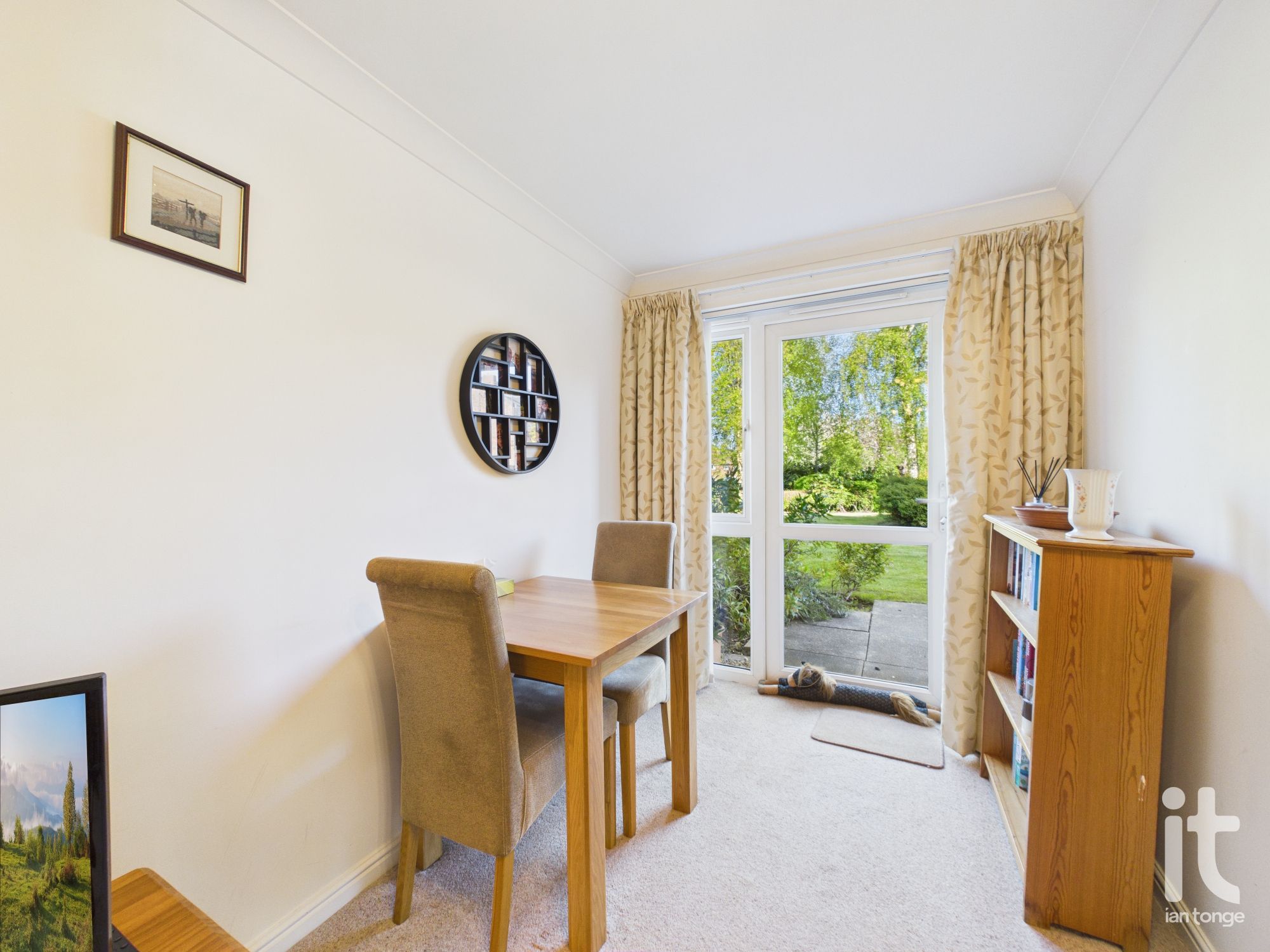 1 bedroom apartment flat/apartment For Sale in Stockport - Photograph 14.