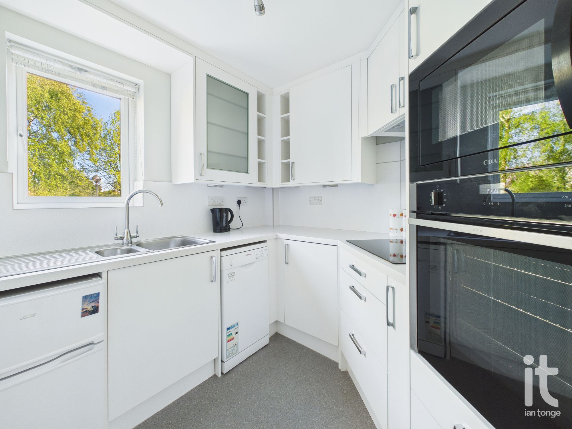 1 bedroom apartment flat/apartment For Sale in Stockport - Photograph 18.