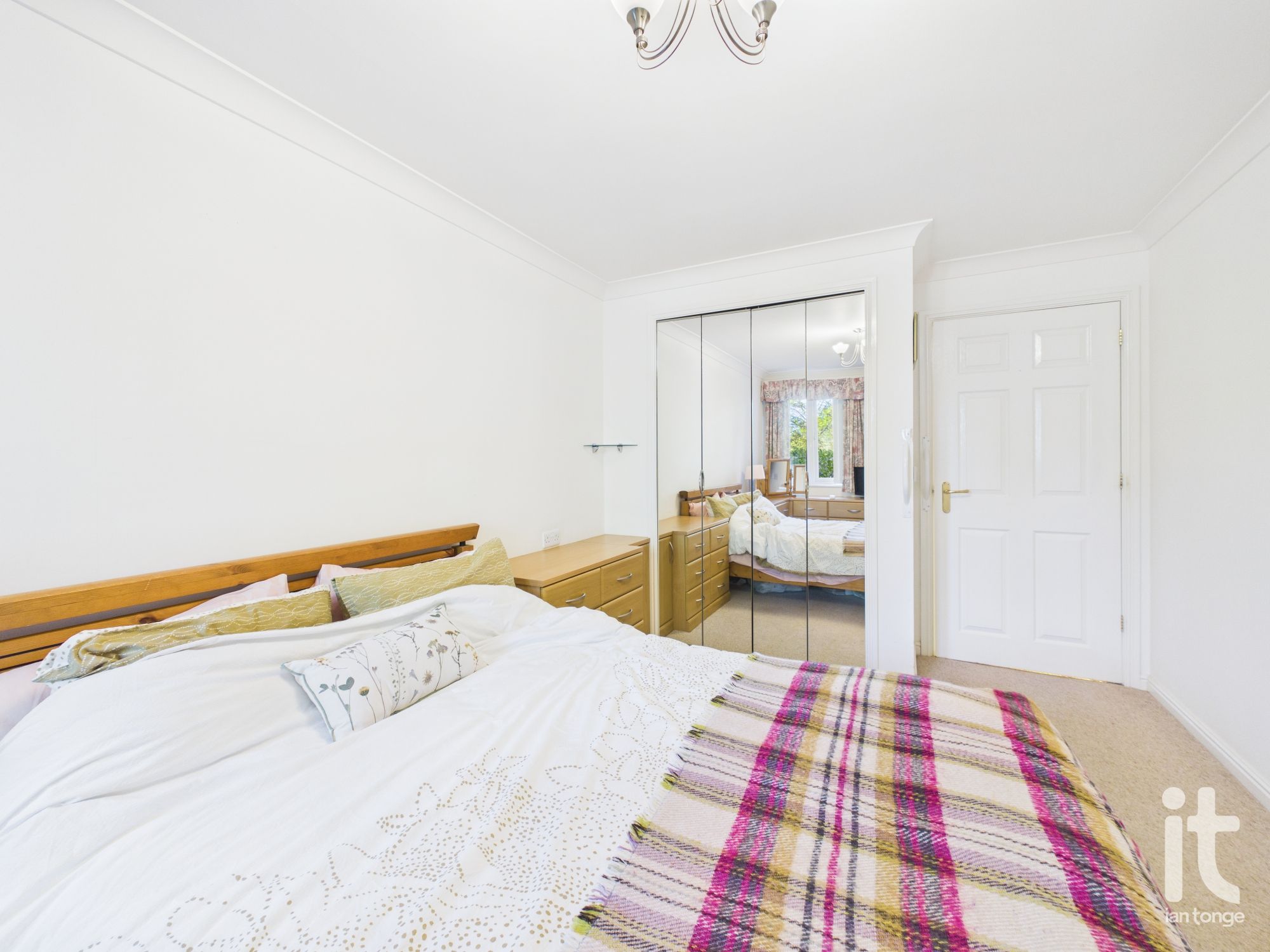 1 bedroom apartment flat/apartment For Sale in Stockport - Photograph 8.