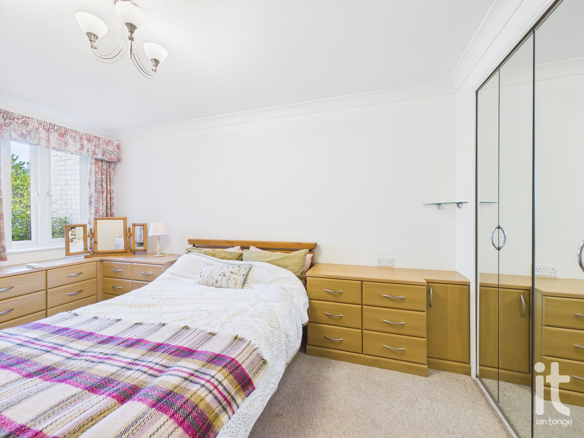 1 bedroom apartment flat/apartment For Sale in Stockport - Photograph 7.