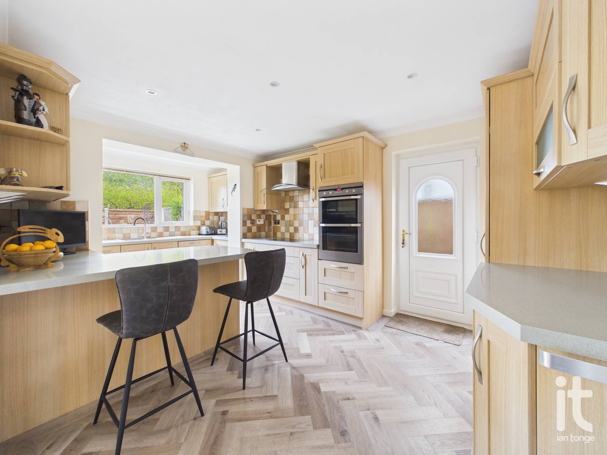 4 bedroom detached house For Sale in Stockport - Photograph 5.