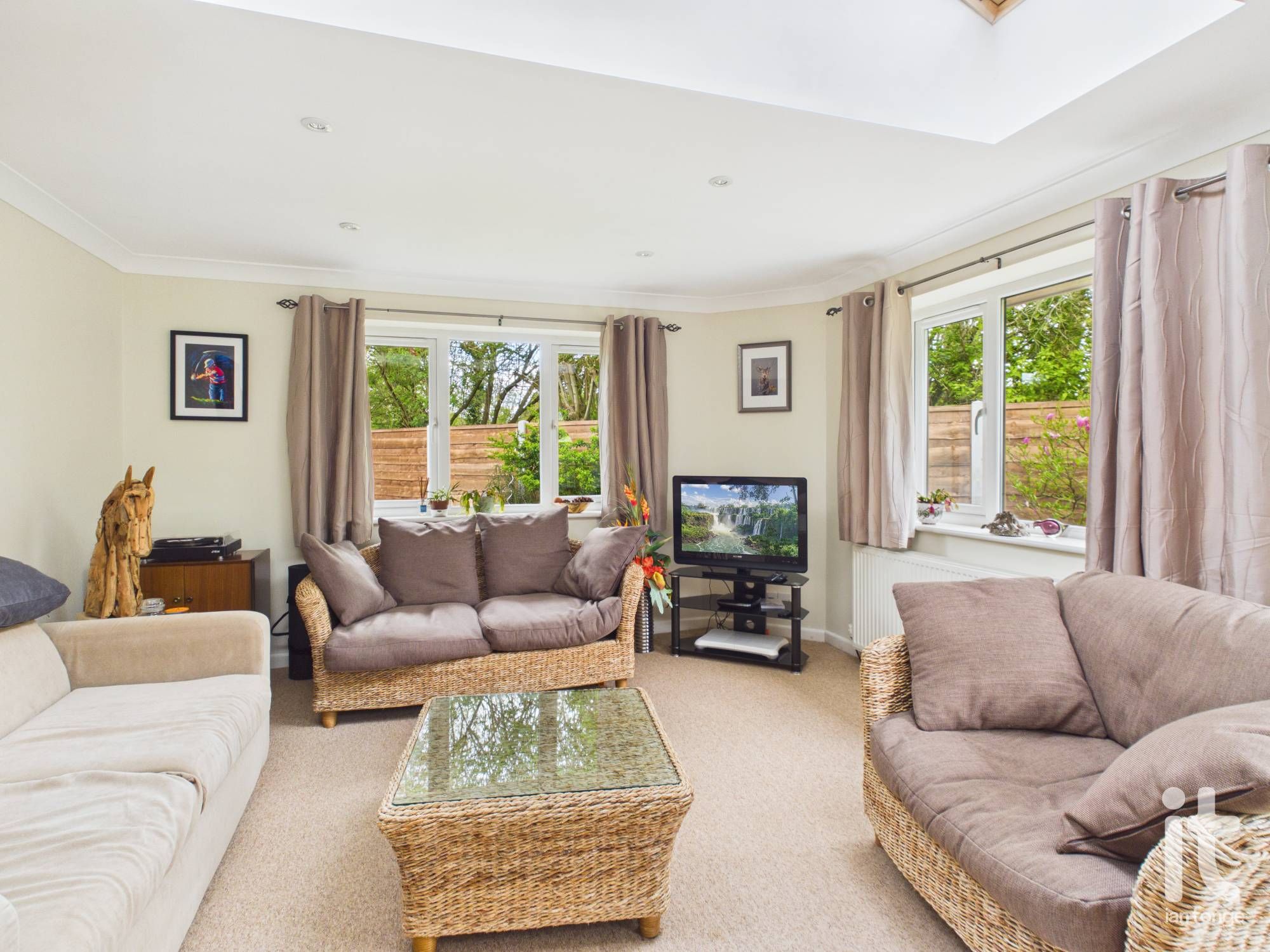 4 bedroom detached house For Sale in Stockport - Photograph 10.
