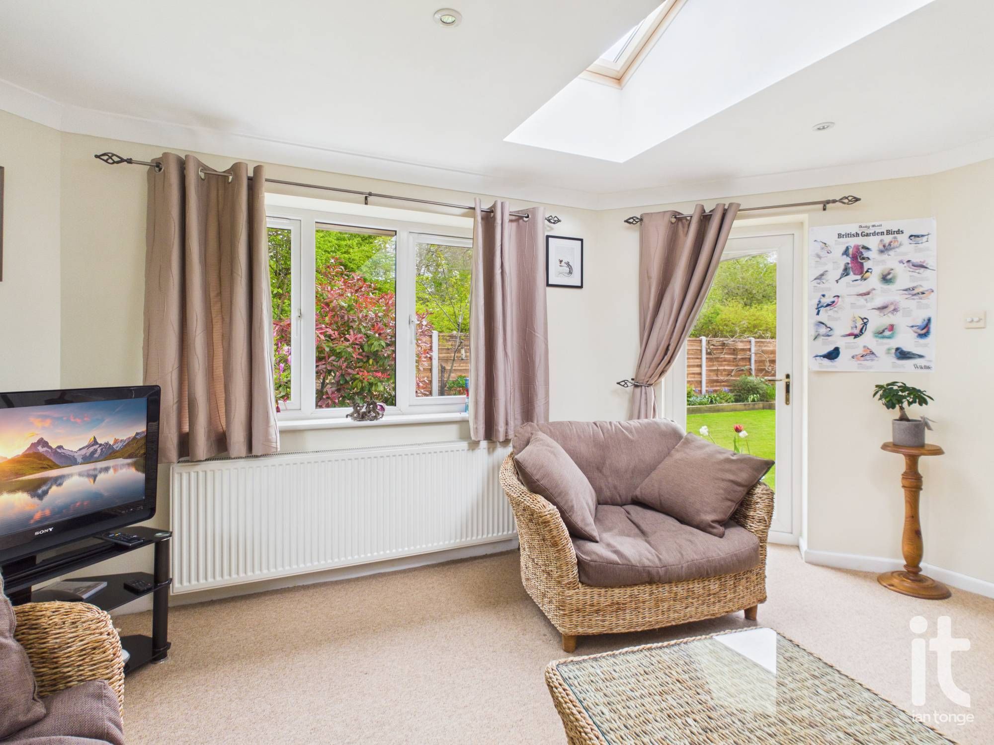 4 bedroom detached house For Sale in Stockport - Photograph 11.