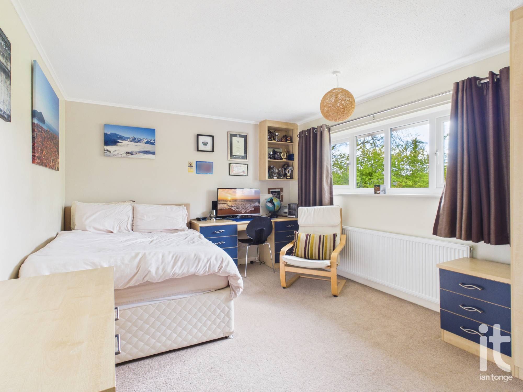 4 bedroom detached house For Sale in Stockport - Photograph 15.