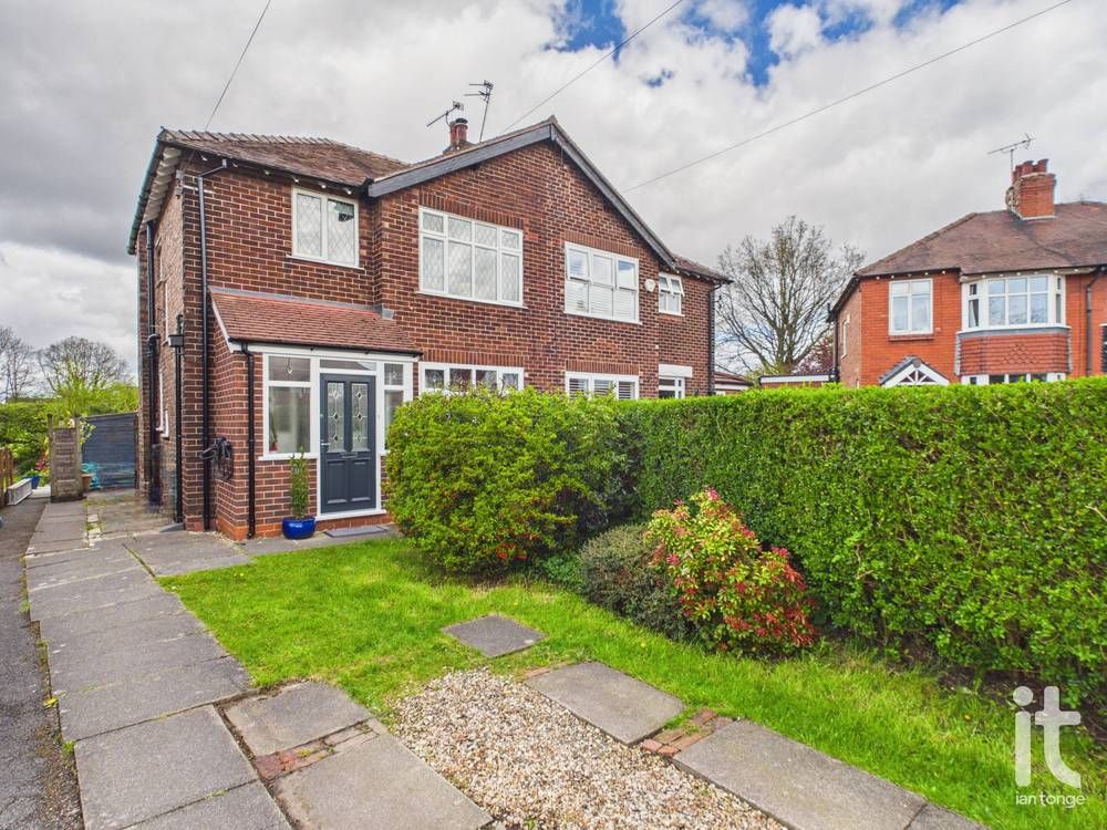 3 bedroom semi-detached house For Sale in Stockport - Property photograph.