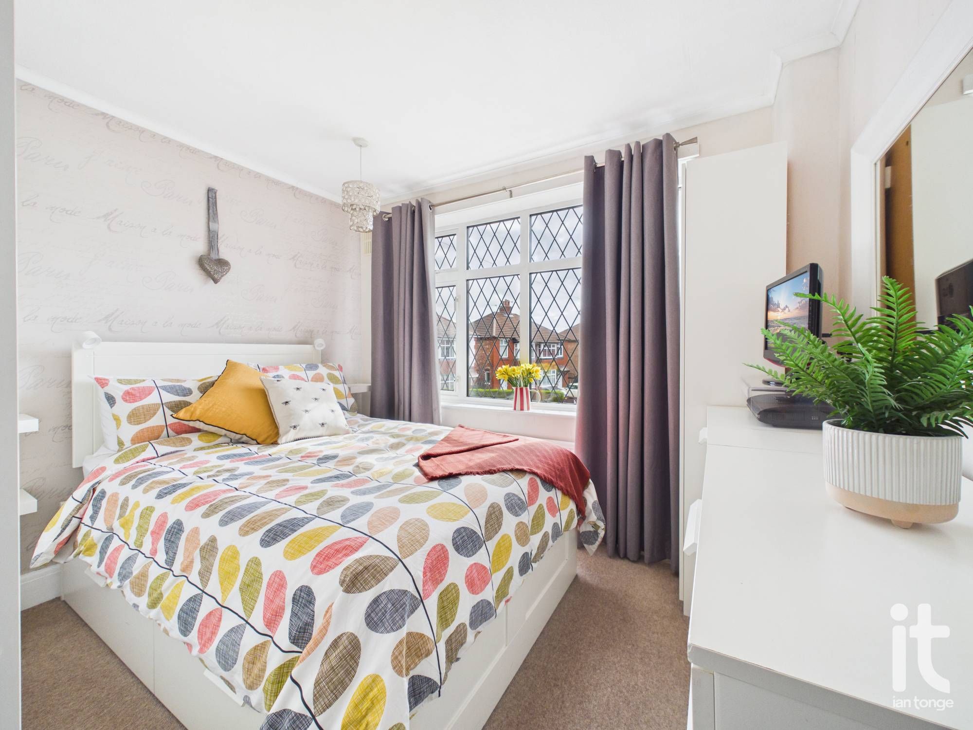 3 bedroom semi-detached house For Sale in Stockport - Photograph 8.