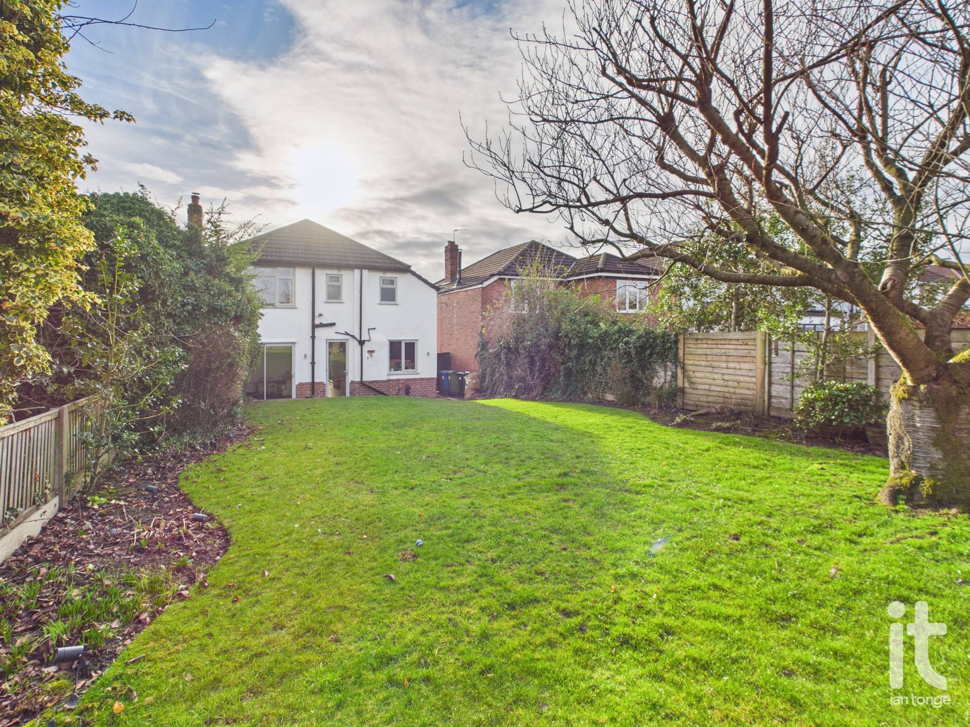 4 bedroom detached house For Sale in Stockport - Photograph 18.