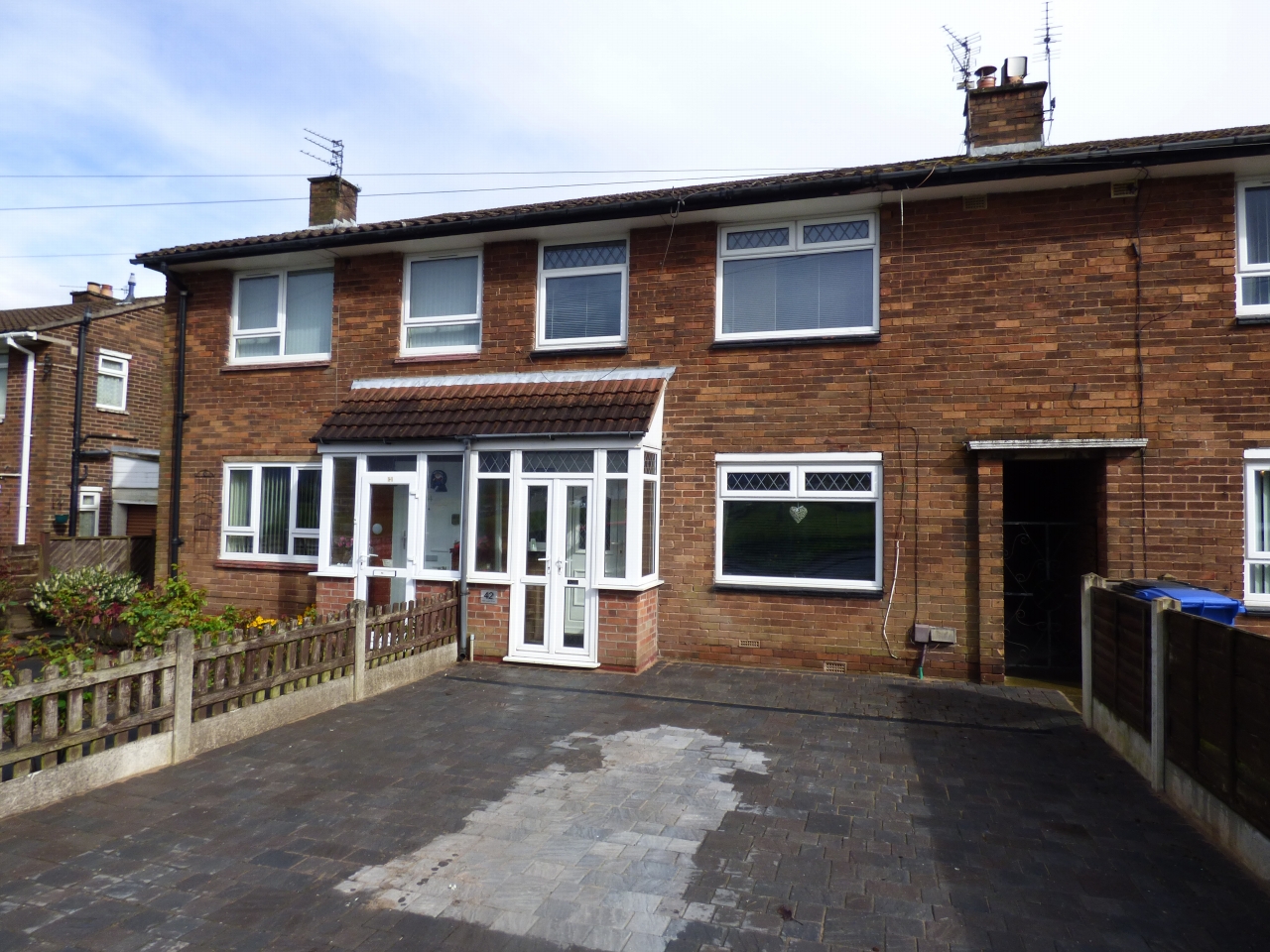 3 Bed Semi-detached House For Sale - 0