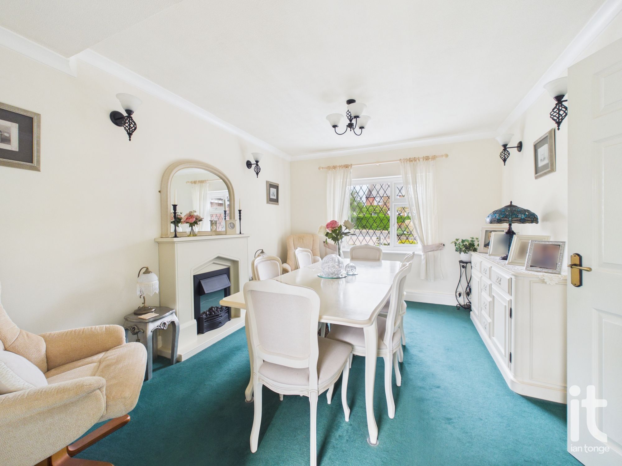 3 bedroom detached bungalow For Sale in Stockport - Photograph 15.