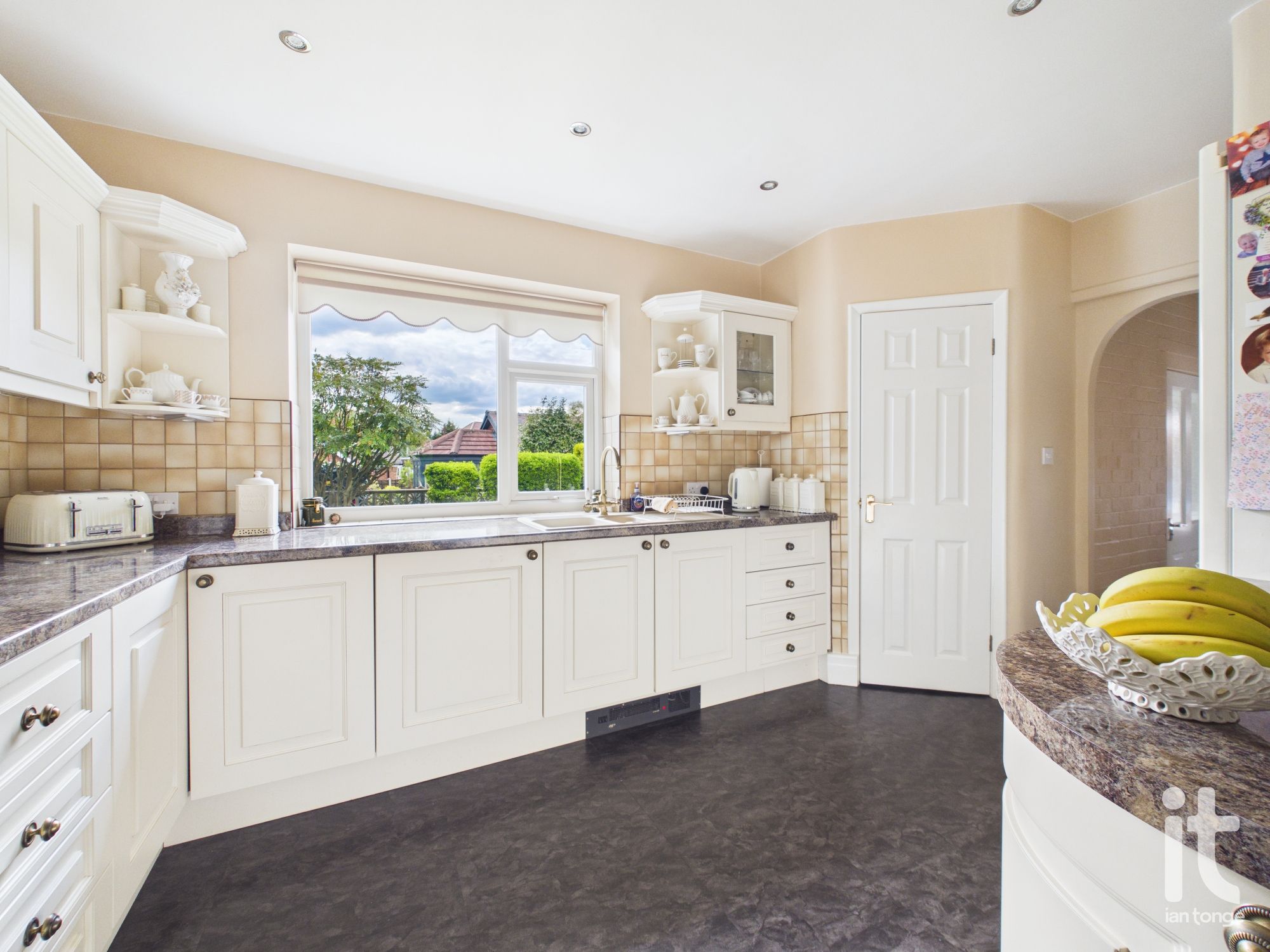 3 bedroom detached bungalow For Sale in Stockport - Photograph 17.