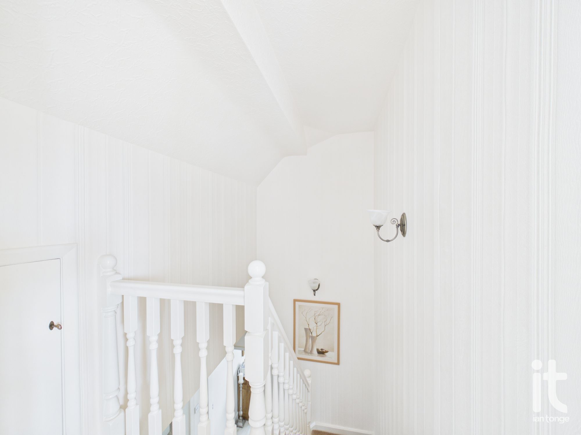 3 bedroom detached bungalow For Sale in Stockport - Photograph 19.