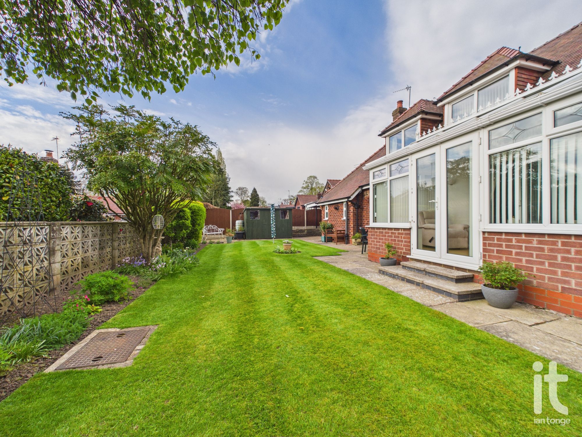 3 bedroom detached bungalow For Sale in Stockport - Photograph 25.