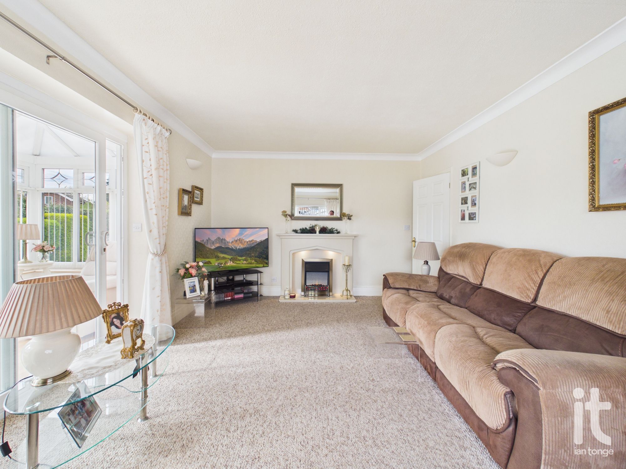 3 bedroom detached bungalow For Sale in Stockport - Photograph 13.