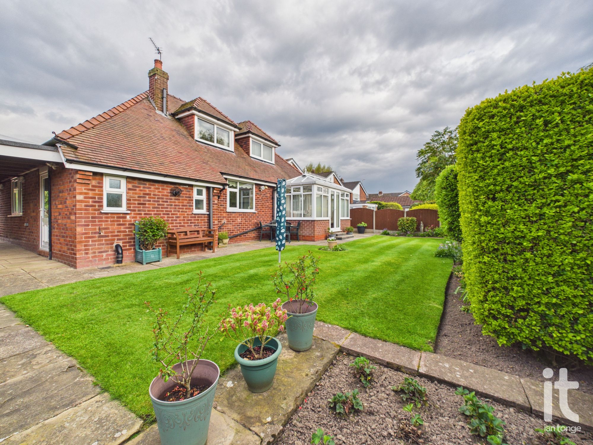 3 bedroom detached bungalow For Sale in Stockport - Photograph 24.