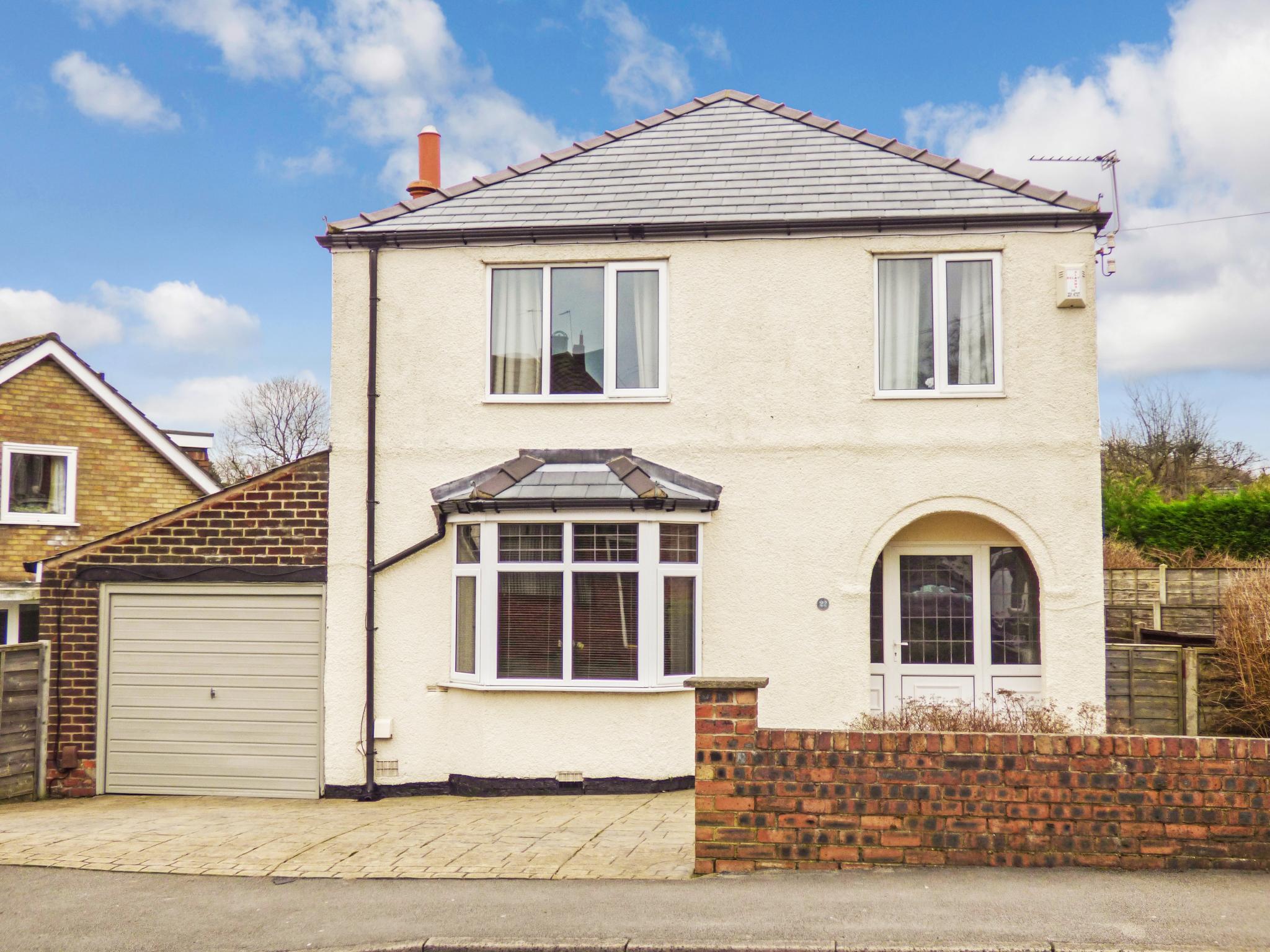 3 Bed Detached House For Sale - Photograph 1