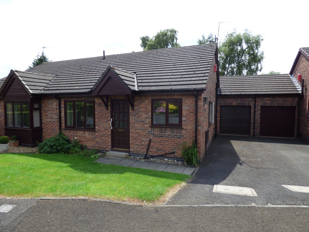 2 Bed Semi-detached Bungalow Bungalow For Sale - Front