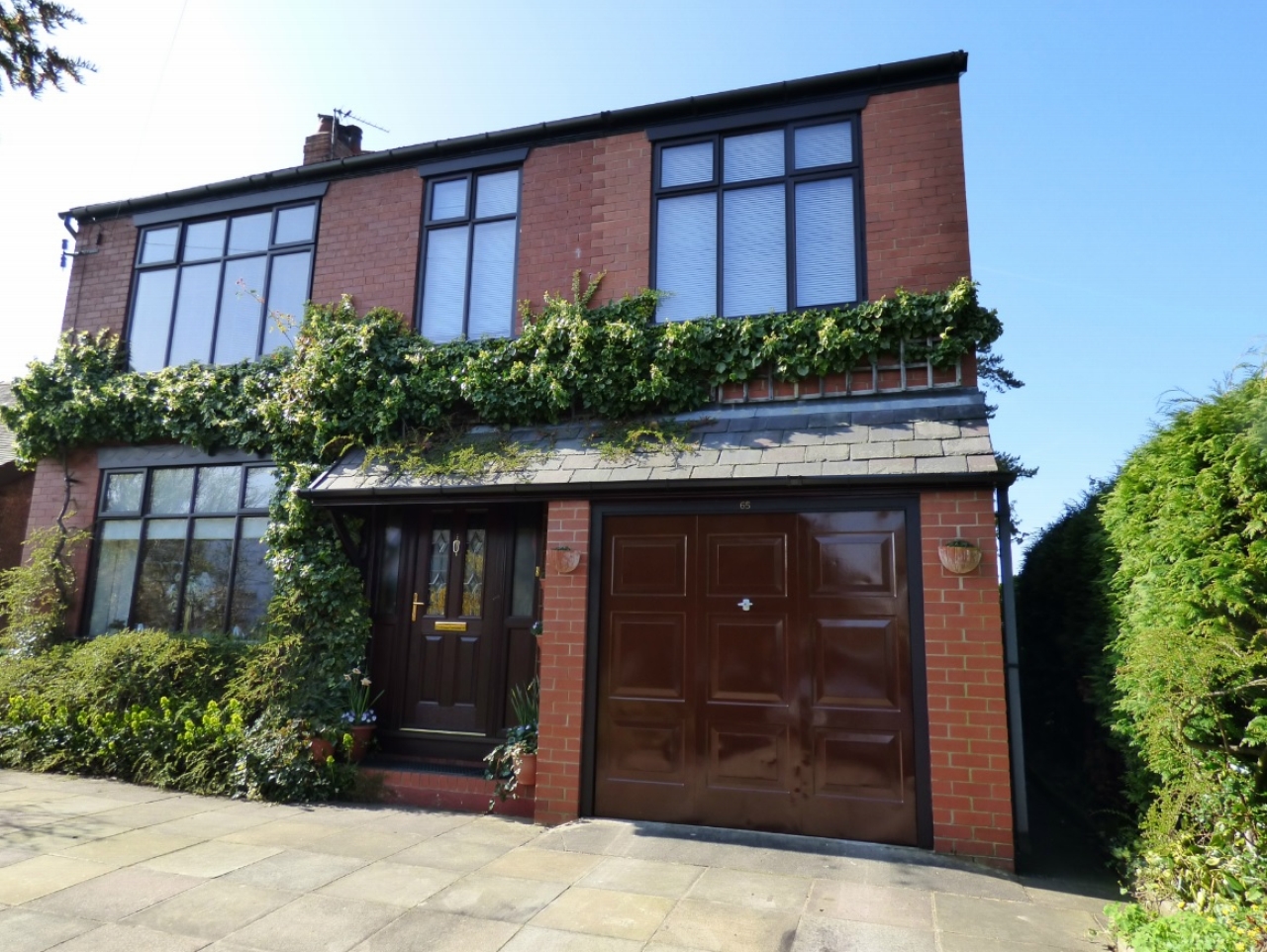 4 Bed Detached House For Sale - Main Image