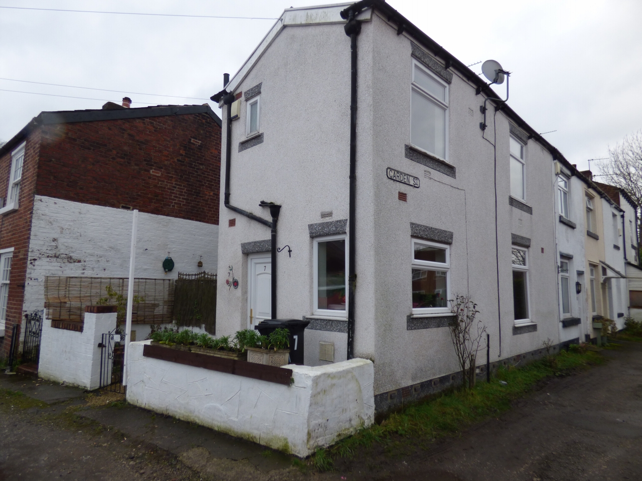 2 Bed End Terraced House For Sale - Main Image