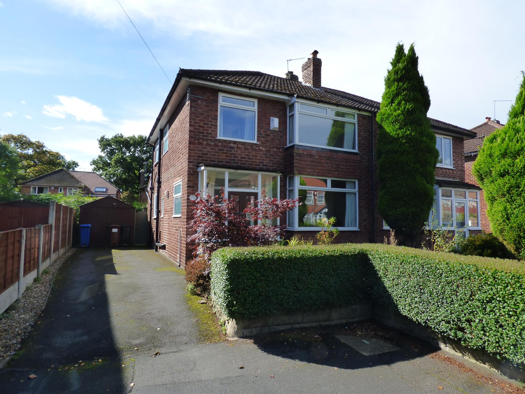 3 Bed Semi-detached House To Rent - 1