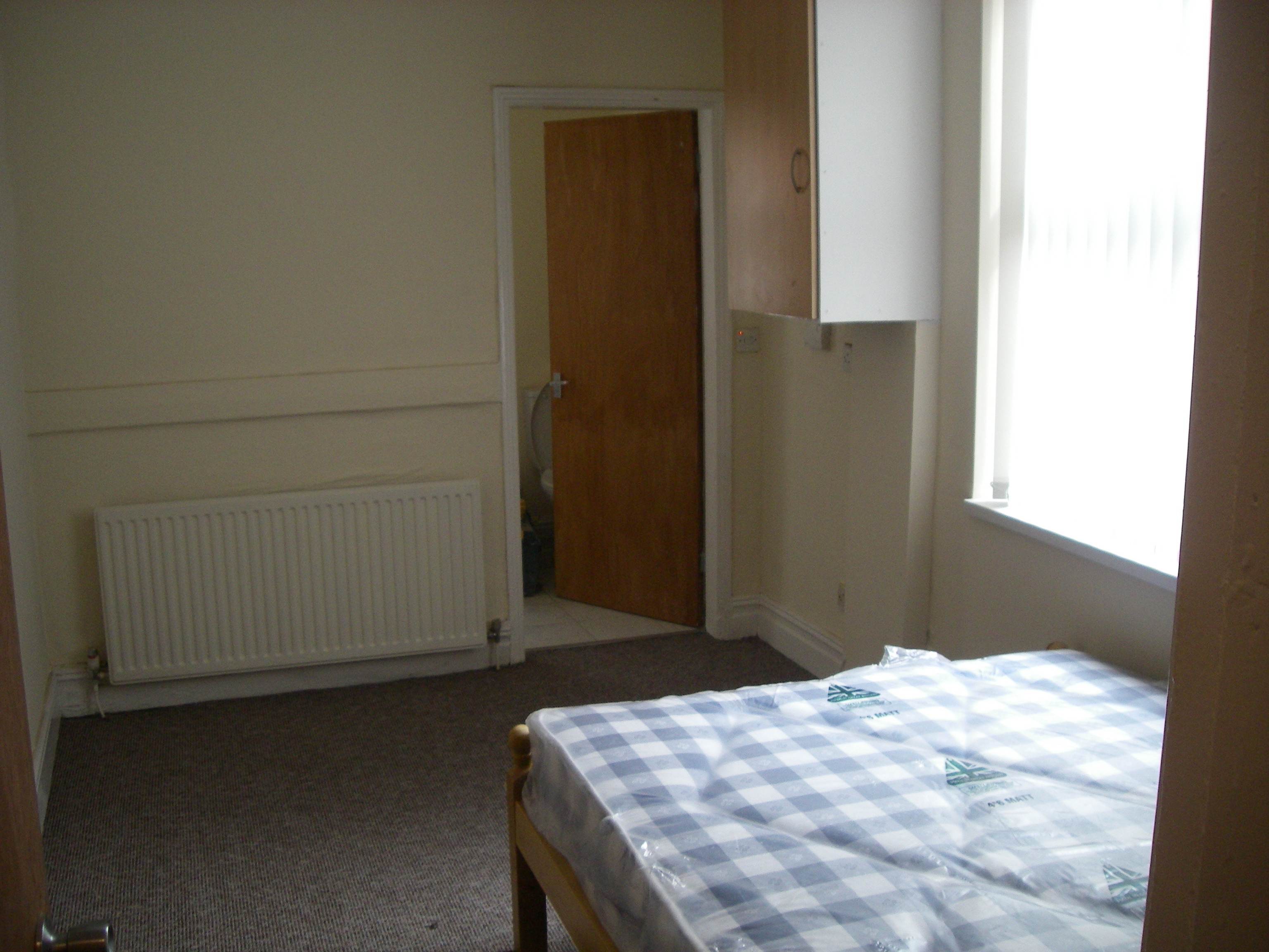 2 bedroom apartment flat/apartment Under Offer in Manchester - Photograph 3.
