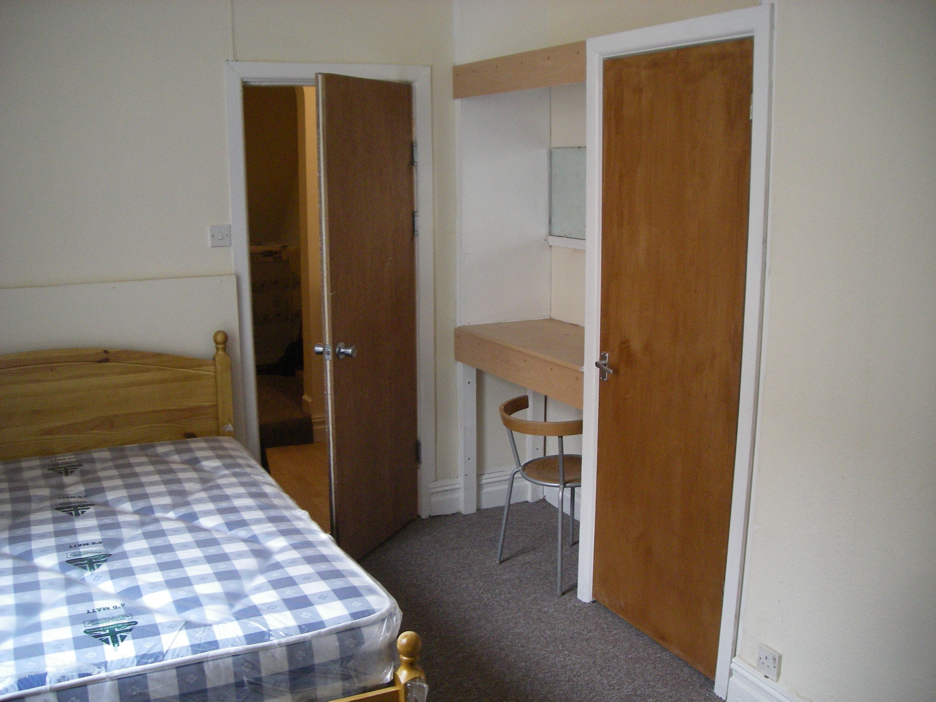 2 bedroom apartment flat/apartment Under Offer in Manchester - Photograph 4.