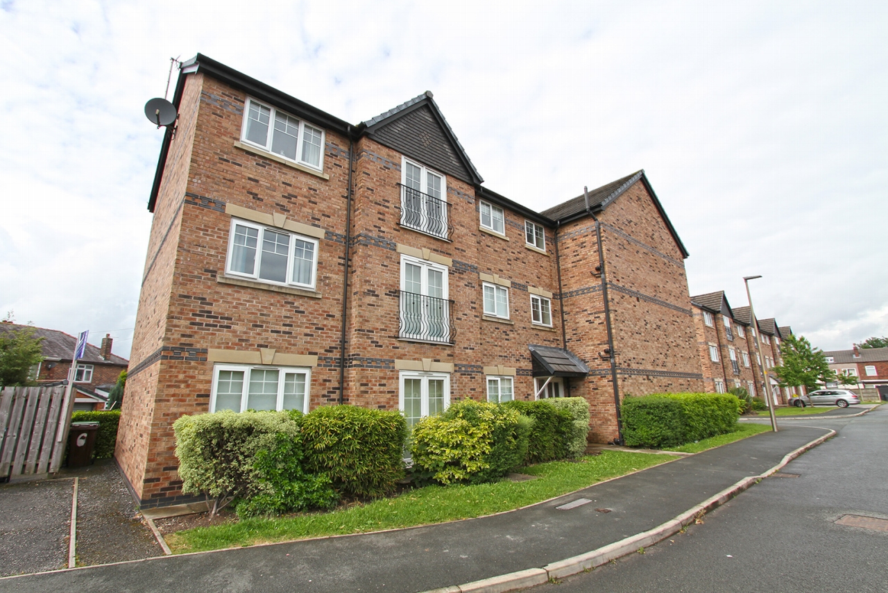 2 bedroom apartment flat/apartment Let in Wigan - Main Image