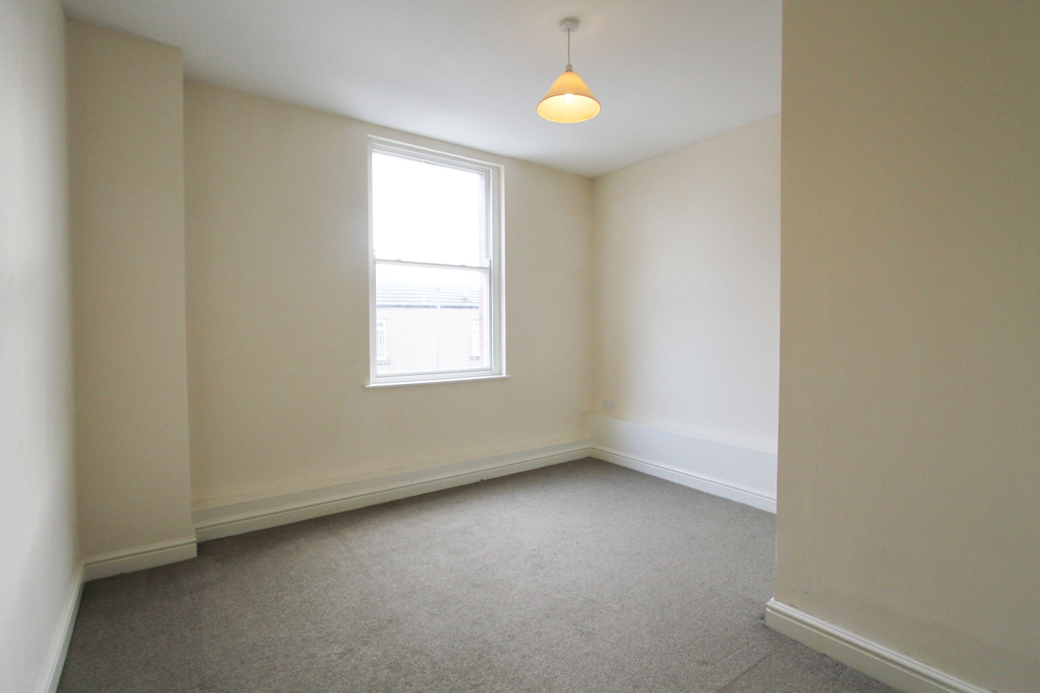 2 bedroom apartment flat/apartment Let in Warrington - Photograph 6