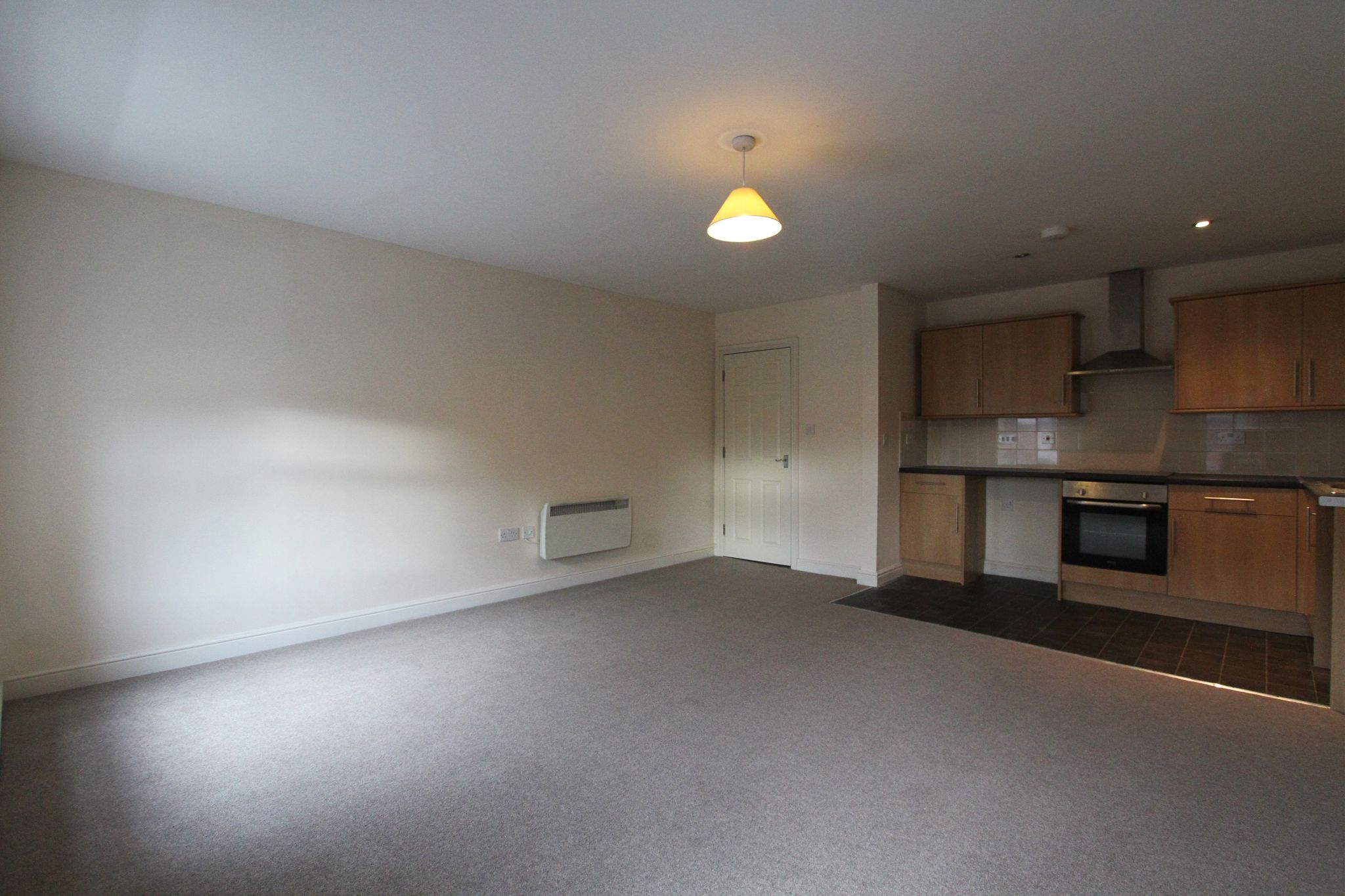 2 bedroom apartment flat/apartment Let in Warrington - Photograph 3