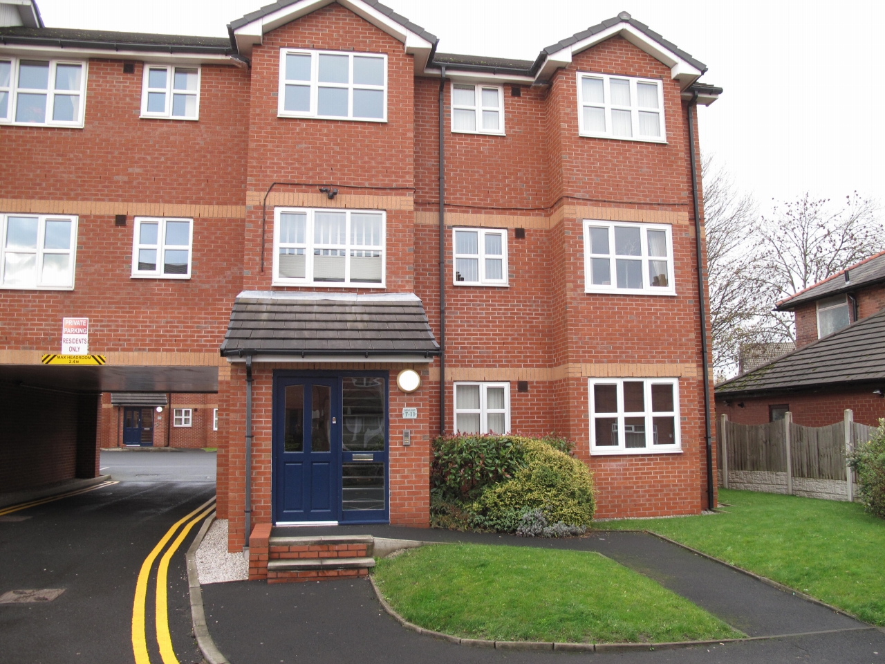 2 bedroom apartment flat/apartment For Sale in Warrington - Photograph 1