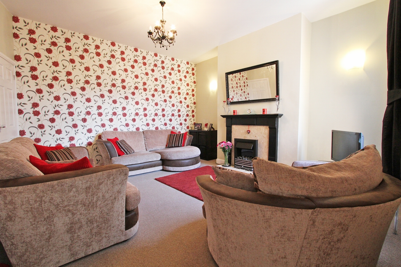 3 bedroom mid terraced house SSTC in Wigan - Photograph 6
