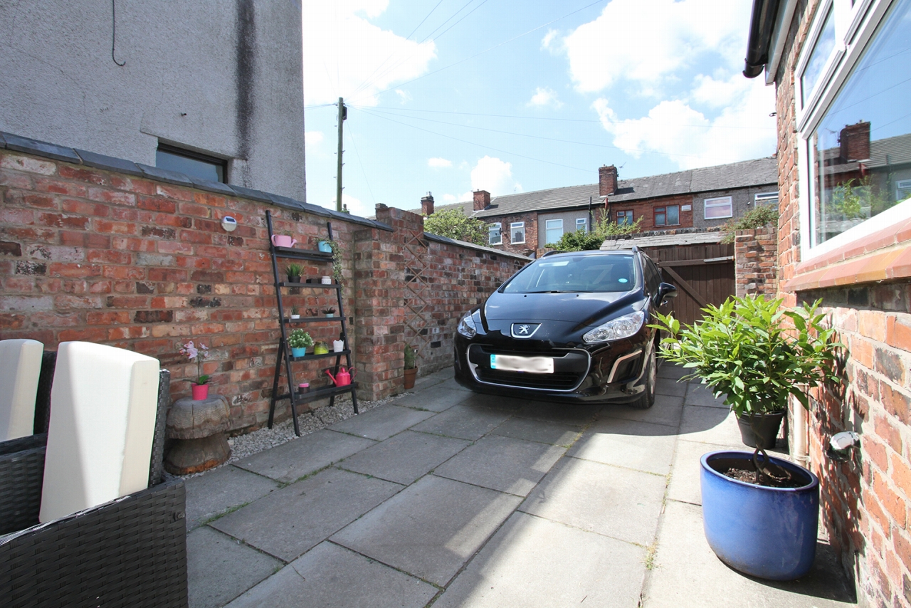 3 bedroom mid terraced house SSTC in Wigan - Photograph 18