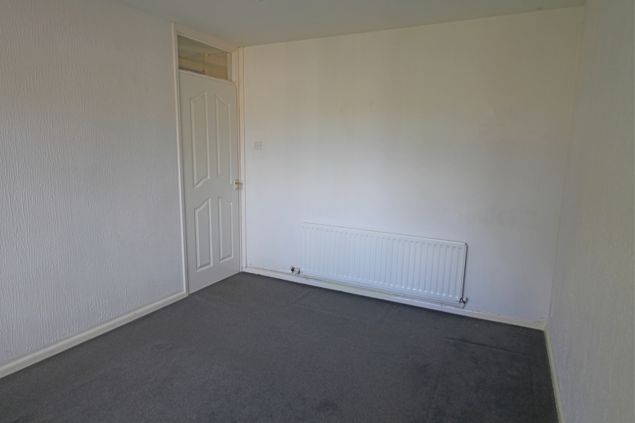 2 bedroom detached bungalow Let in Wigan - Bathroom