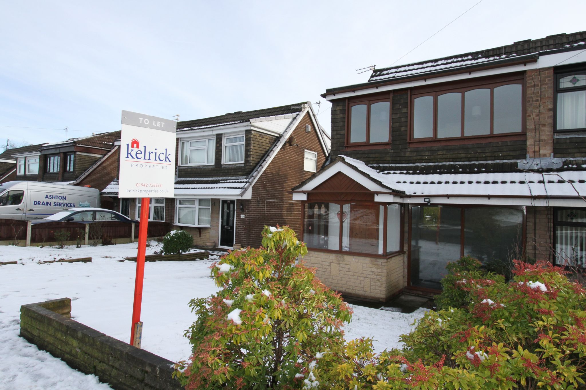 3 bedroom semi-detached house Let in Wigan - Photograph 1