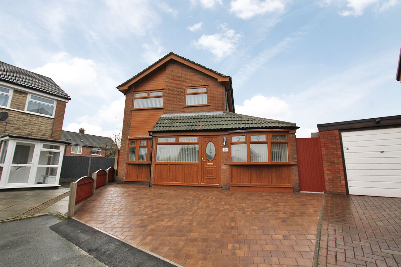 3 bedroom detached house For Sale in Wigan - Front