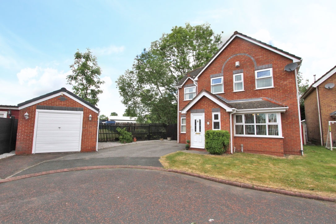 4 bedroom detached house For Sale in Wigan - Front