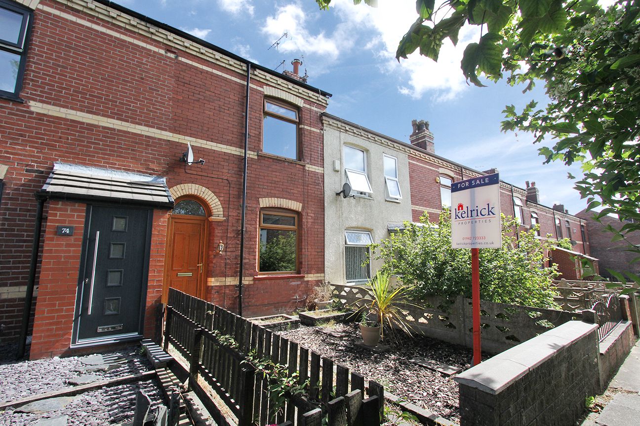 Old Road, AshtoninMakerfield, Wigan, WN4 9BQ 2 bedroom mid terraced