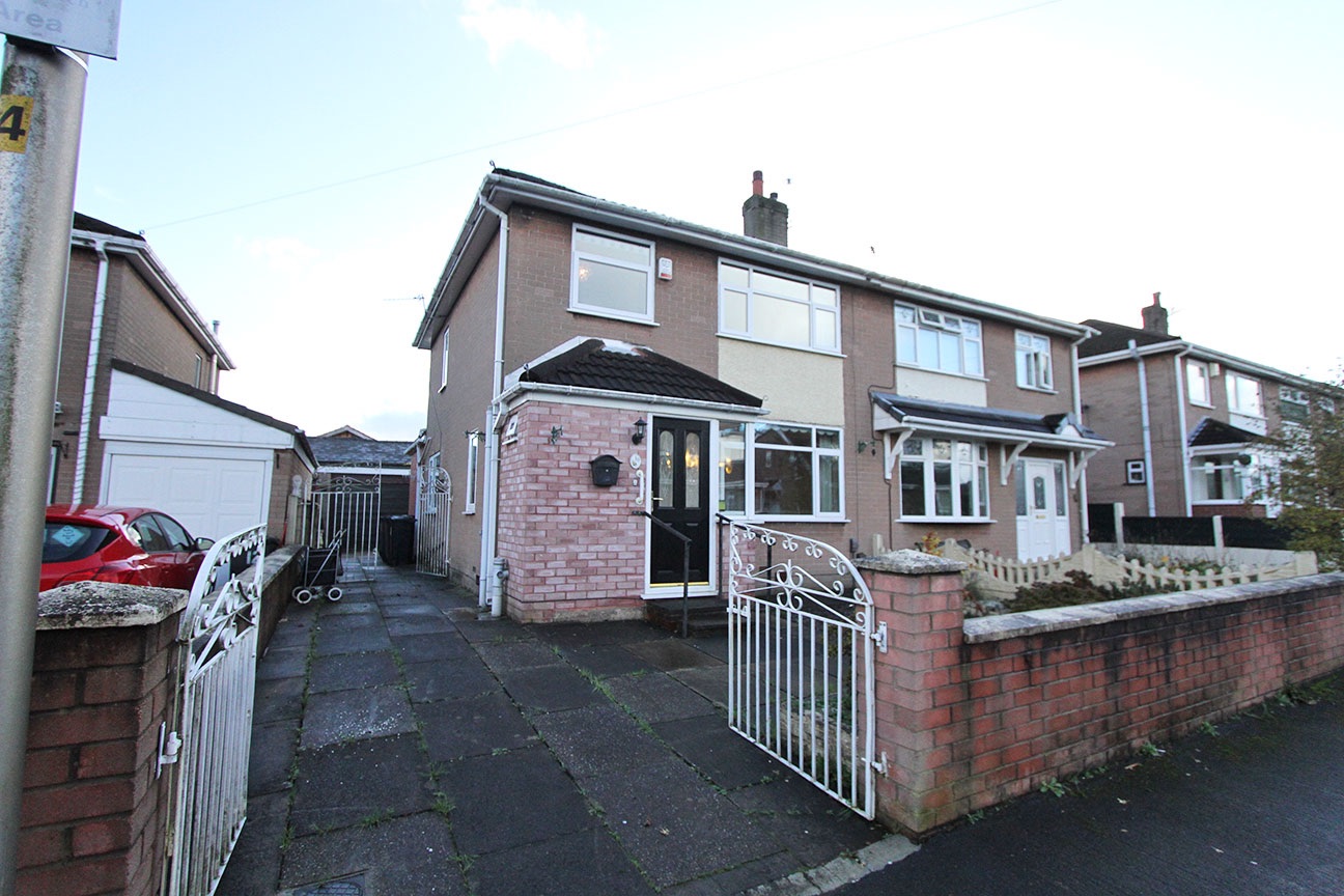 3 bedroom semi-detached house For Sale in Wigan - Front