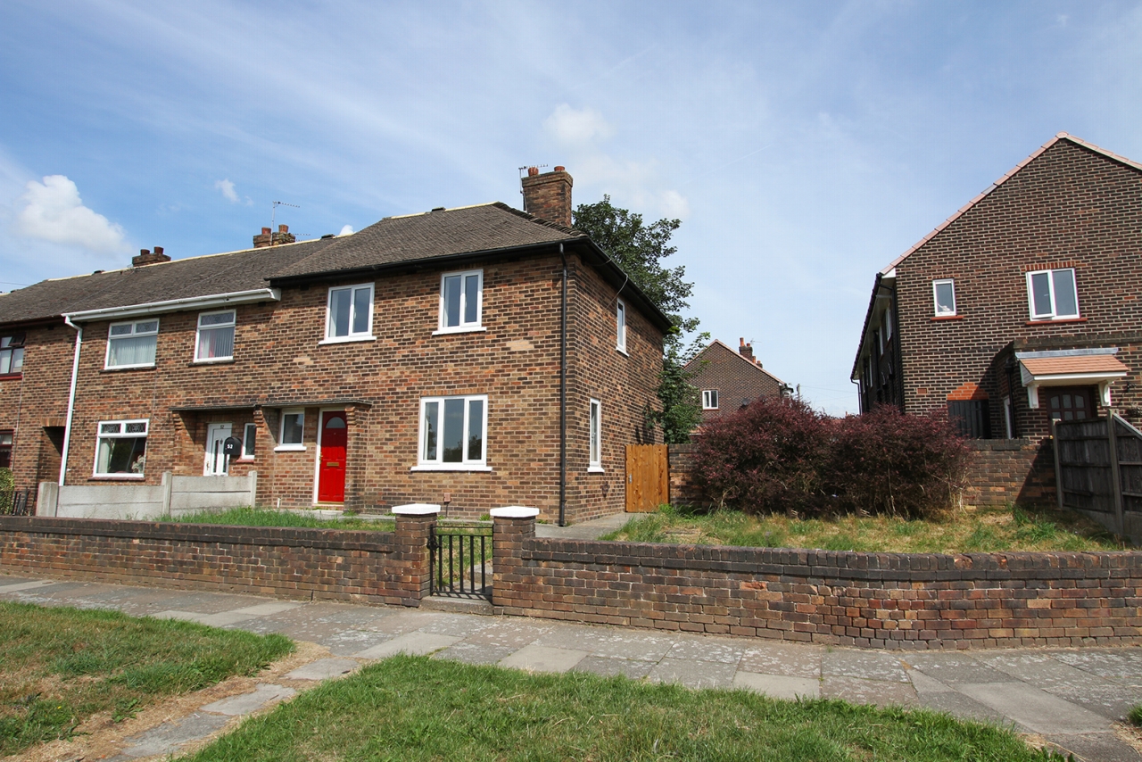 3 bedroom semi-detached house Sold in Wigan - Photograph 1