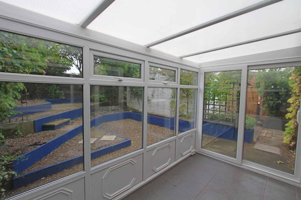 4 bedroom detached bungalow Let in Wigan - Conservatory