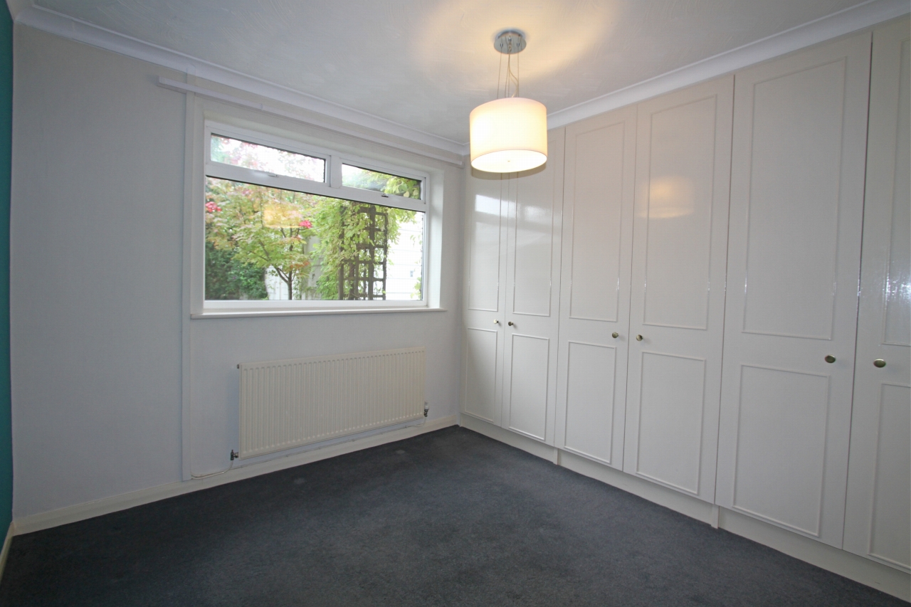 4 bedroom detached bungalow Let in Wigan - Bedroom 1