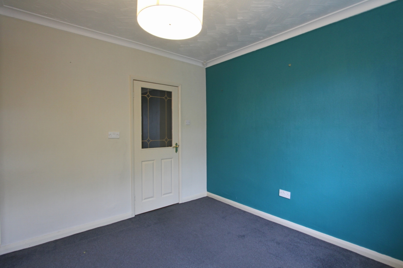 4 bedroom detached bungalow Let in Wigan - Bedroom 1