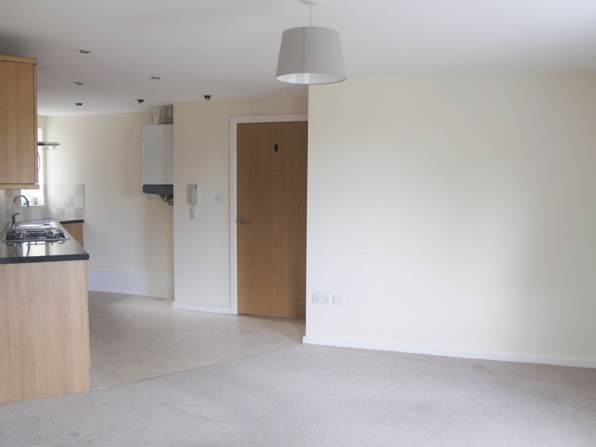 2 bedroom apartment flat/apartment Let in Golborne - Lounge/Kitchen