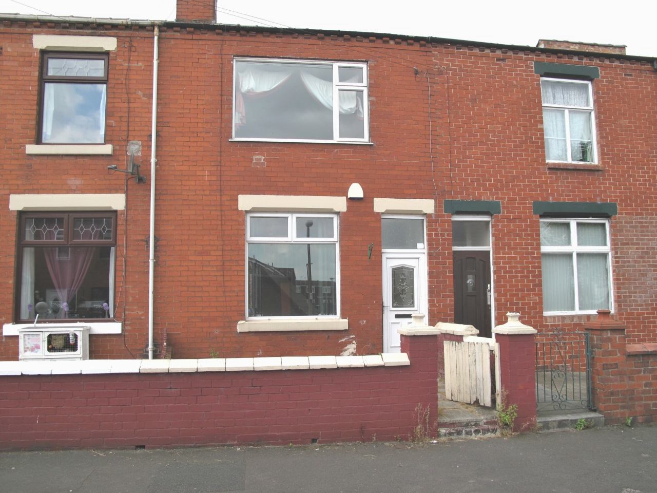 2 bedroom mid terraced house To Let in Chorley - Photograph 1