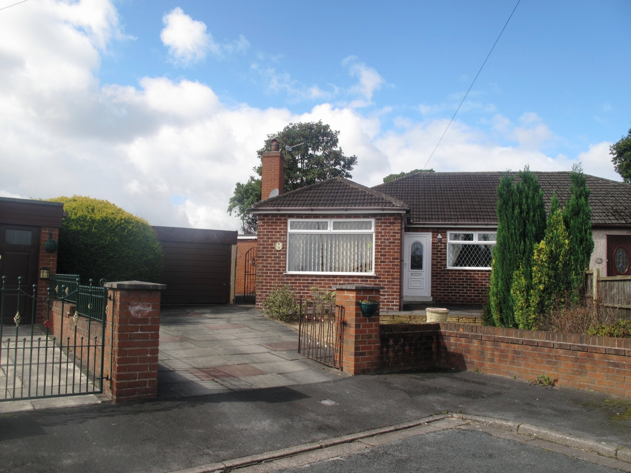 3 bedroom detached bungalow Sold in Wigan - Photograph 1