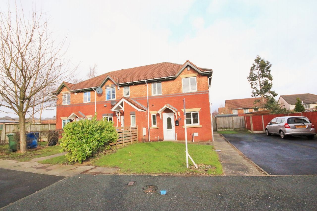 3 bedroom semi-detached house To Let in Wigan - Property photograph.