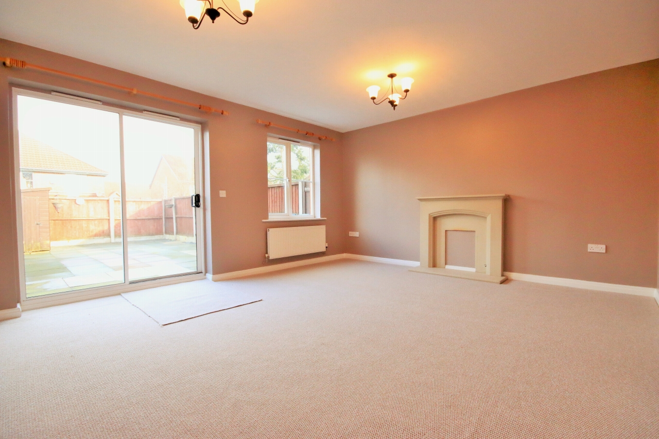 3 bedroom semi-detached house To Let in Wigan - Property photograph.