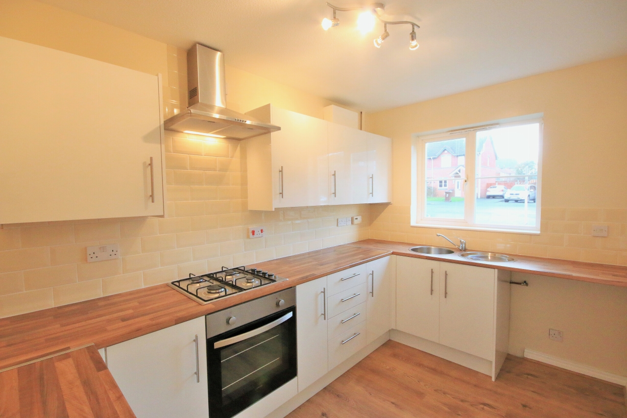 3 bedroom semi-detached house To Let in Wigan - Property photograph.