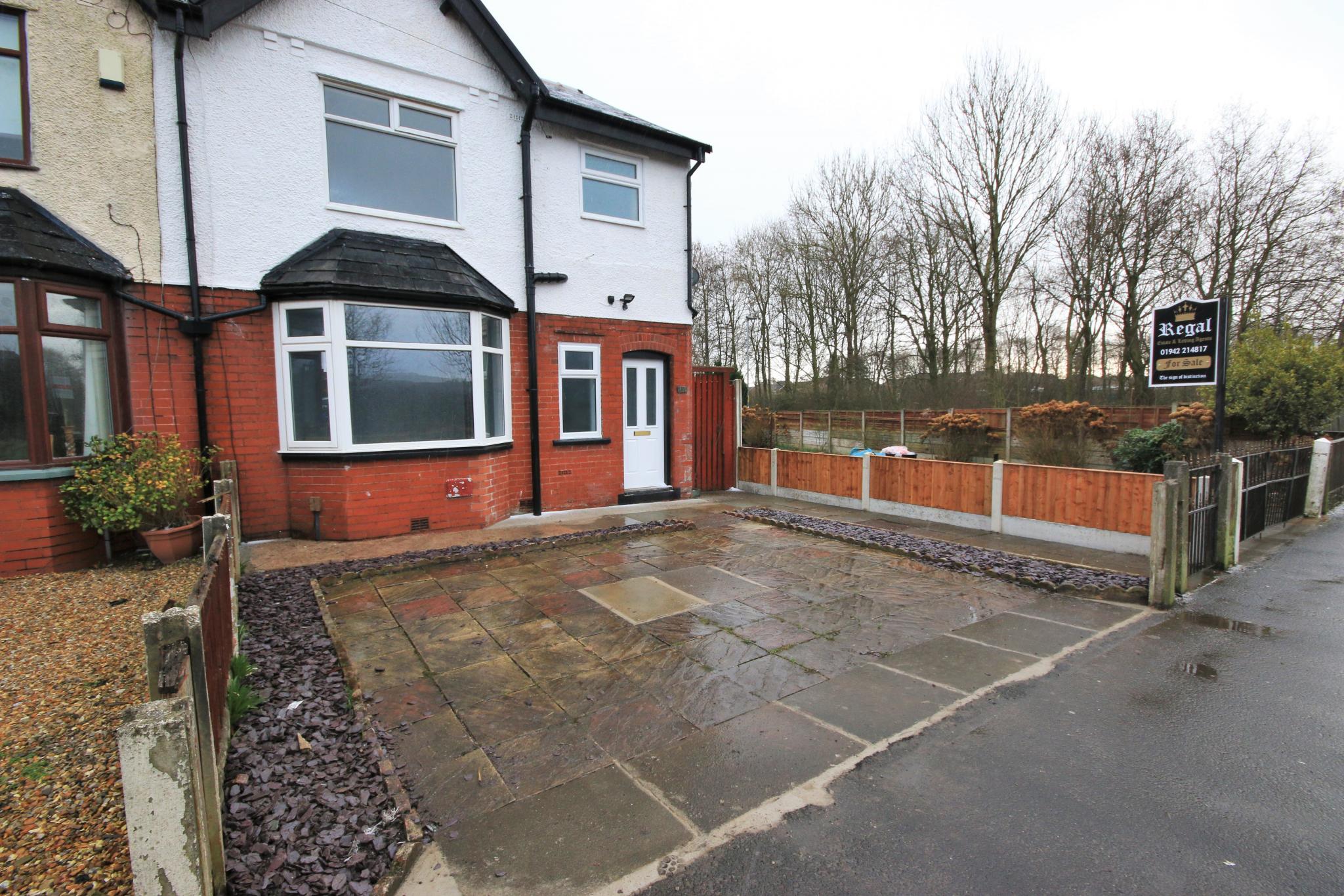 3 bedroom semi-detached house To Let in Wigan - Property photograph.