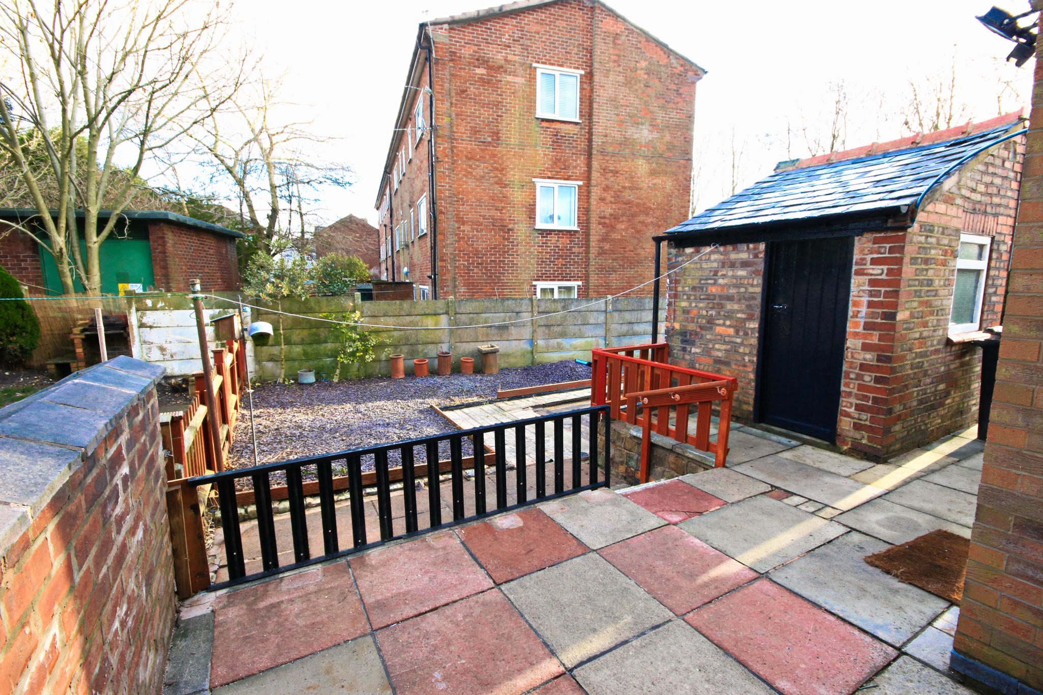 3 bedroom semi-detached house To Let in Wigan - Garden.