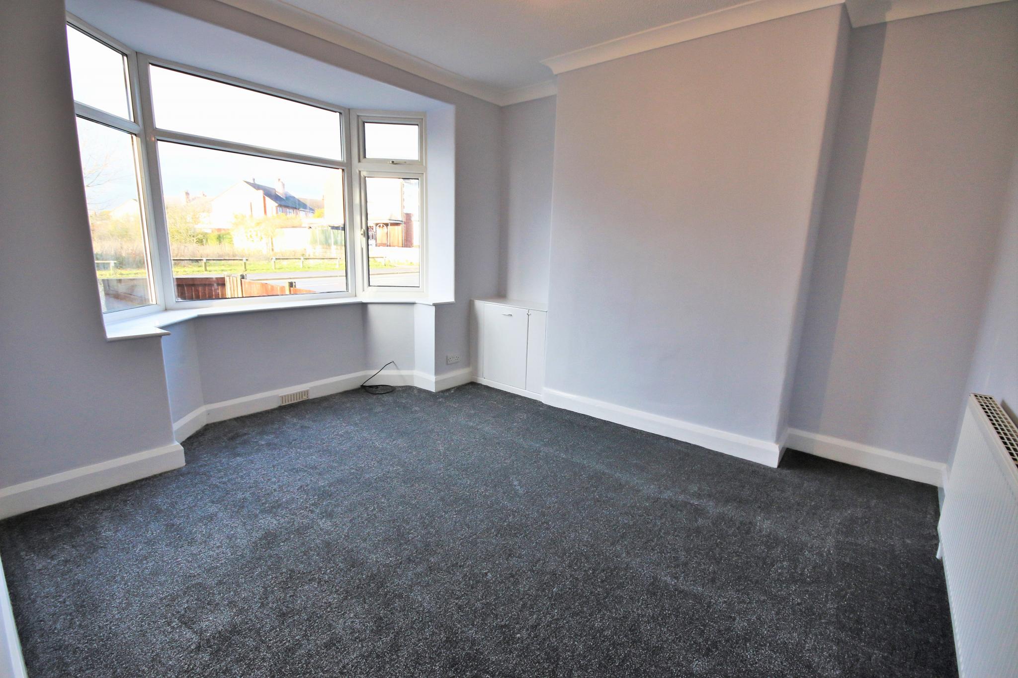 3 bedroom semi-detached house To Let in Wigan - Property photograph.